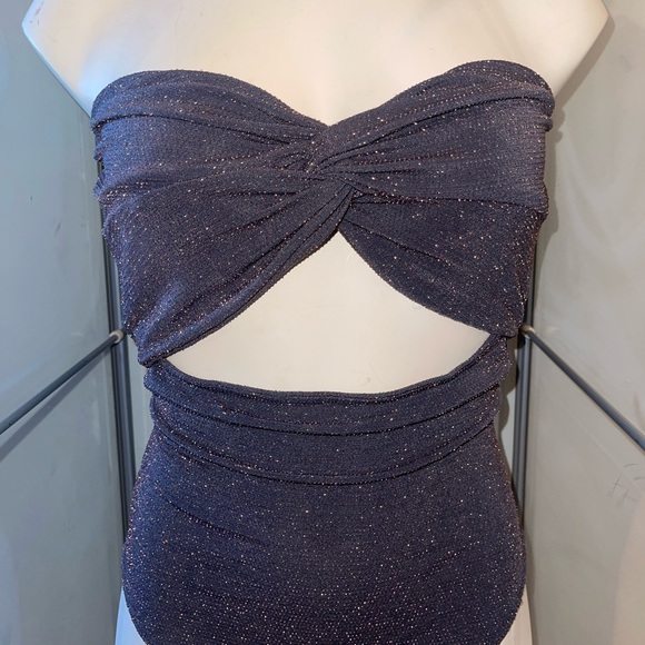 PrettyLittleThing Sparkling Sleeveless Bodysuit - Picture 2 of 11